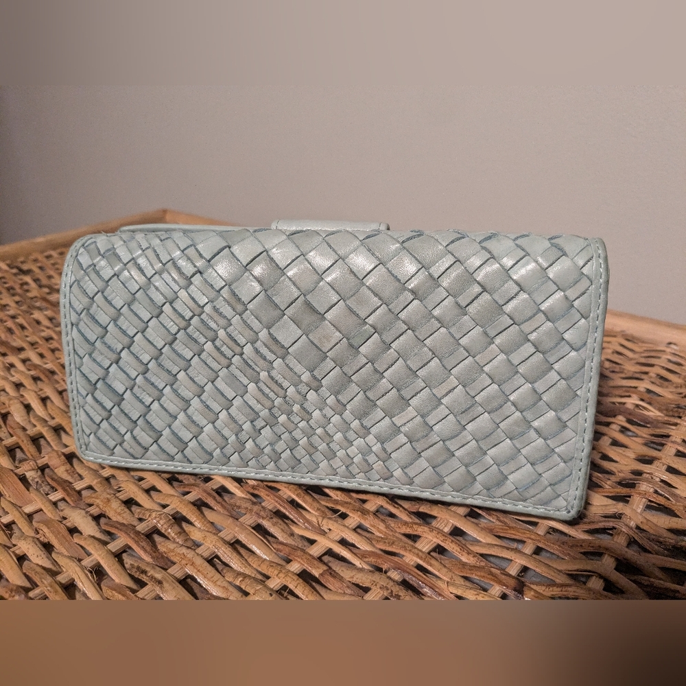 Elegant Woven Leather Clutch - Ice Blue